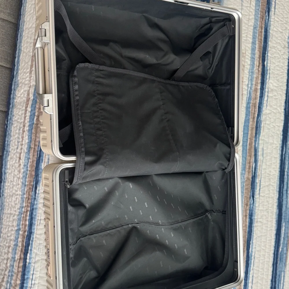 Noble Carry on Luggage - Picture 7 of 9